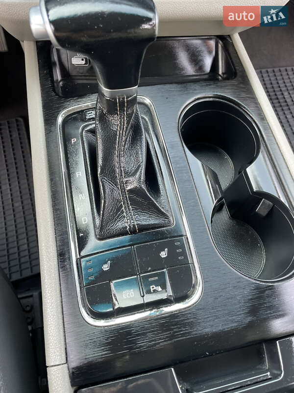 Минивэн Kia Sedona 2016 в Черновцах