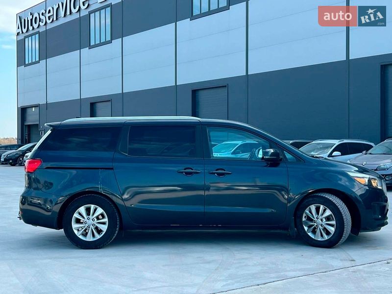 Минивэн Kia Sedona 2015 в Львове
