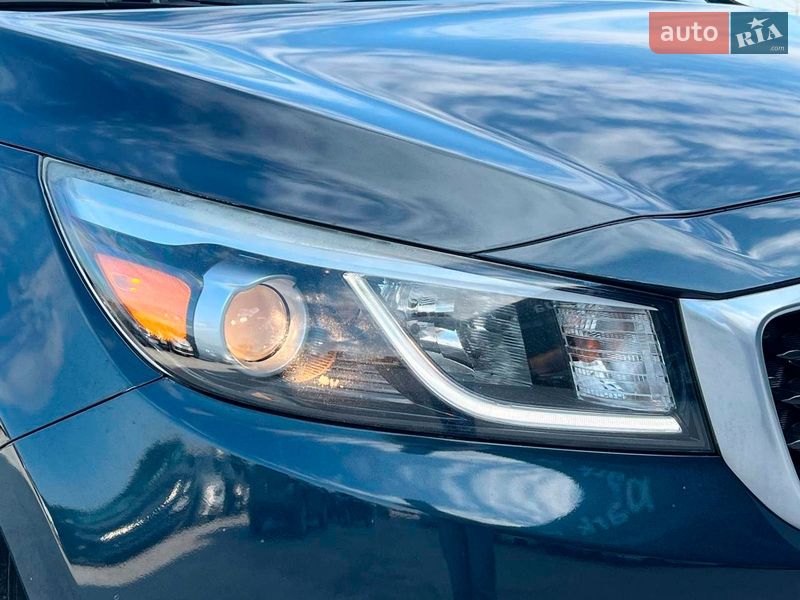 Минивэн Kia Sedona 2015 в Львове