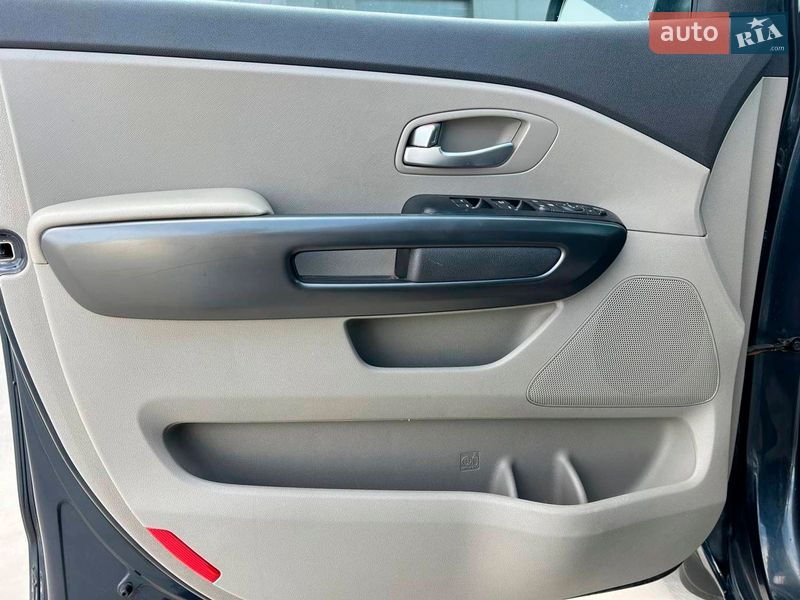 Минивэн Kia Sedona 2015 в Львове