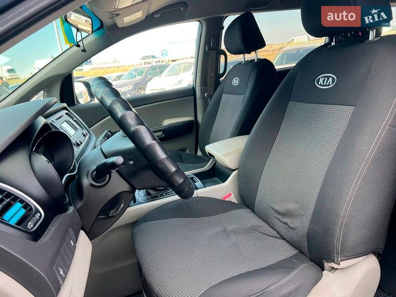 Минивэн Kia Sedona 2015 в Львове