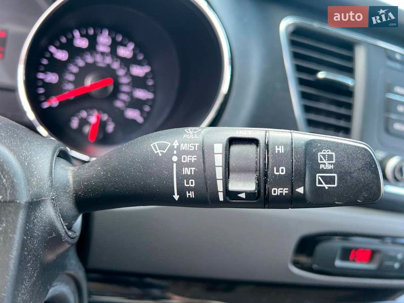 Минивэн Kia Sedona 2015 в Львове