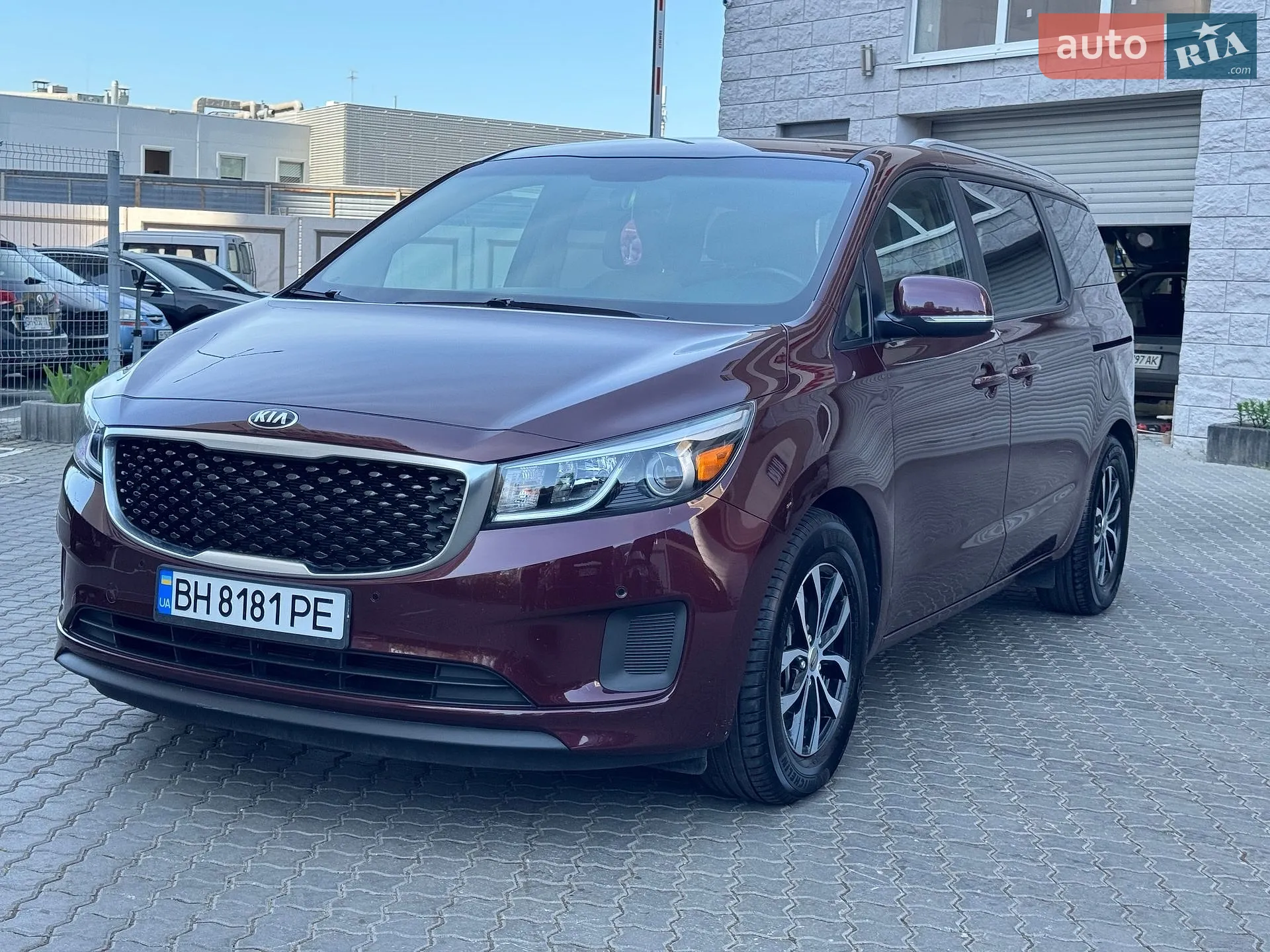 2017 Kia Sedona - мініатюра 2