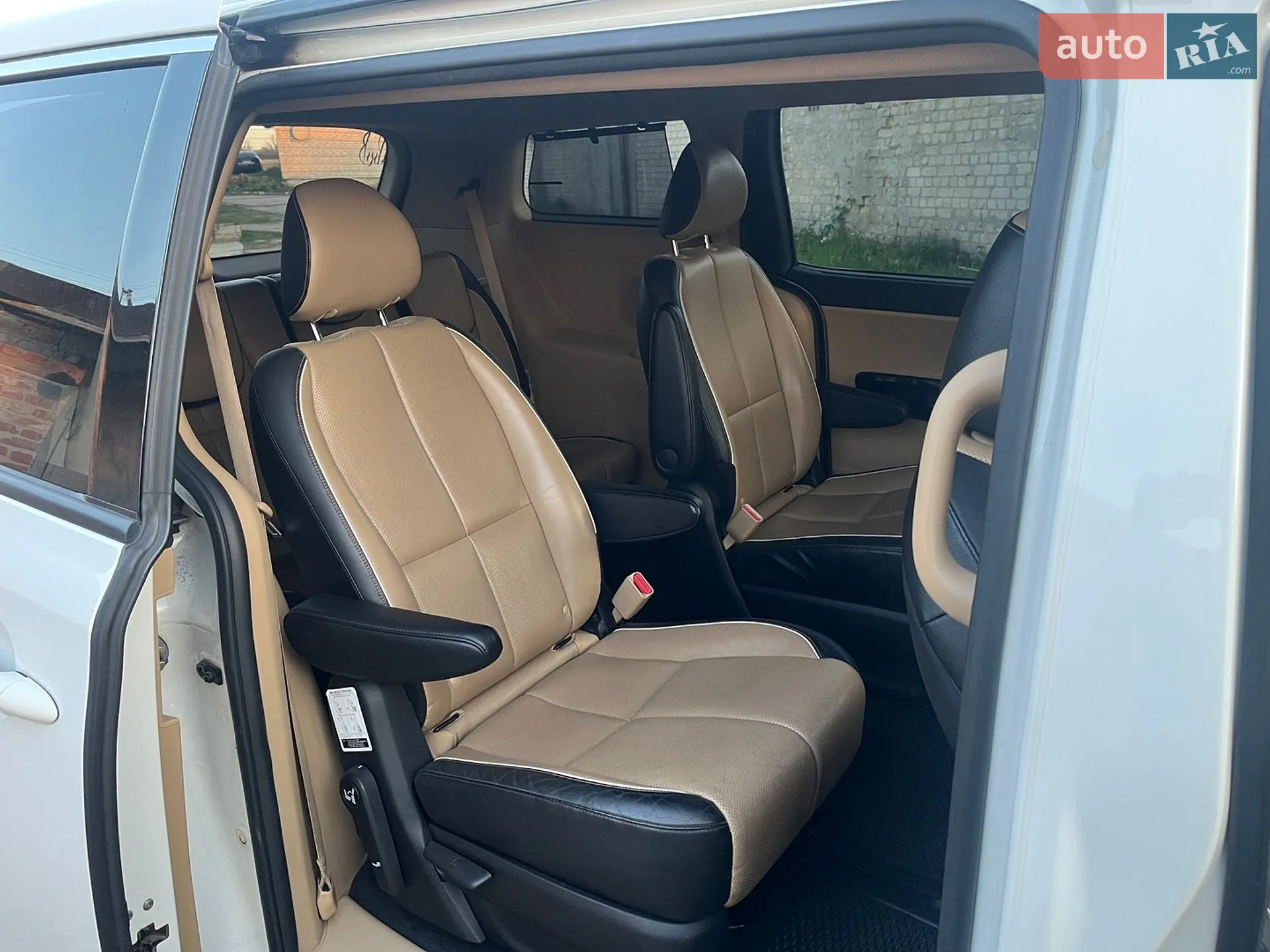 2015 Kia Sedona - мініатюра 11