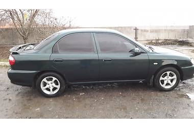 Седан Kia Sephia 2000 в Каховке