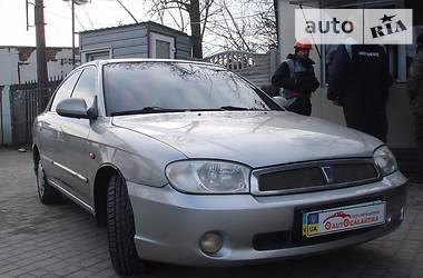 Седан Kia Sephia 2003 в Николаеве
