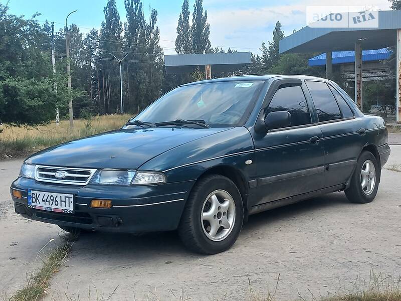 Седан Kia Sephia 1994 в Владимирце
