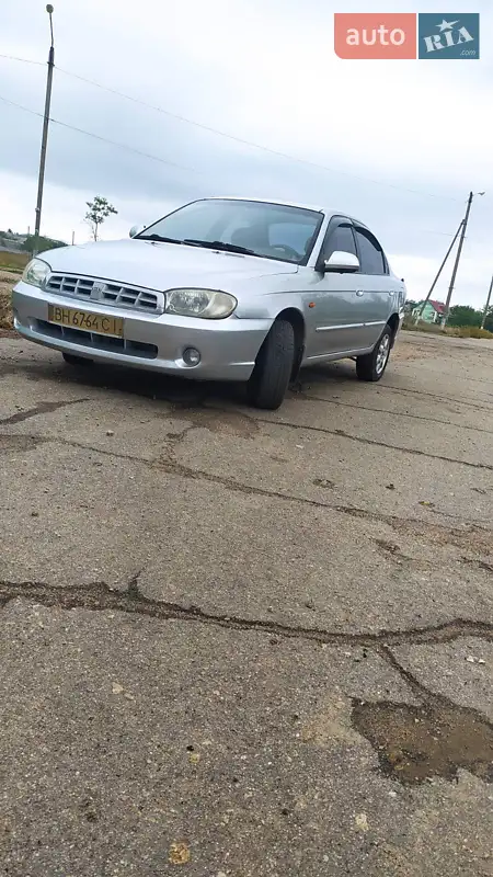 Kia Sephia 2003