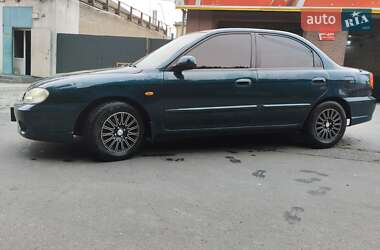 Седан Kia Sephia 2003 в Николаеве