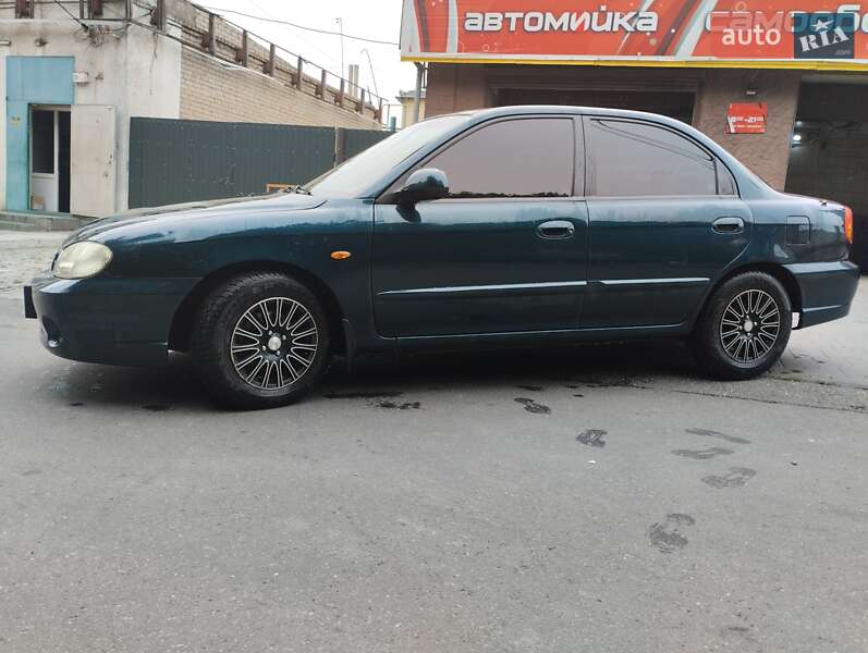 Седан Kia Sephia 2003 в Миколаєві