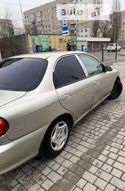 Седан Kia Sephia 2000 в Днепре