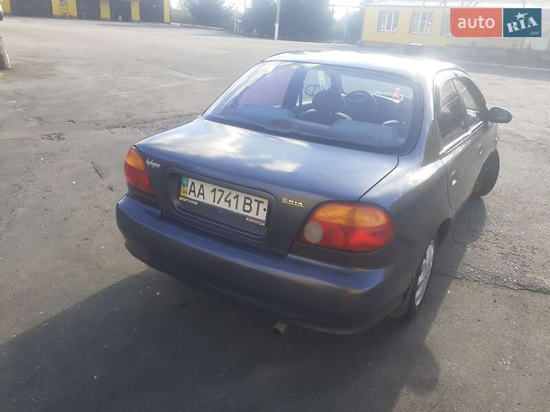 Седан Kia Sephia 1998 в Белой Церкви