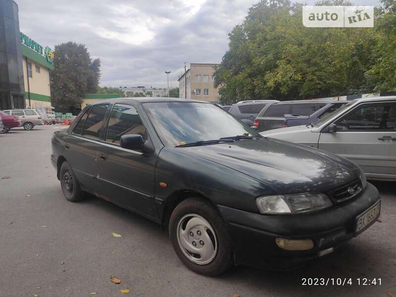 Седан Kia Sephia 1996 в Кам'янець-Подільському