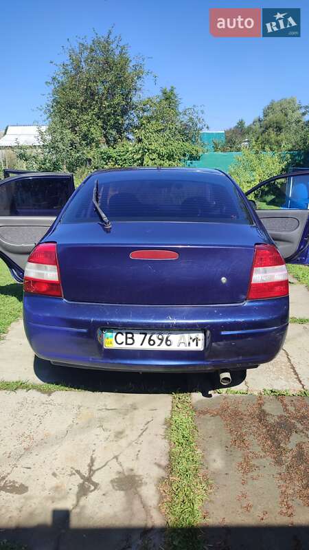 Седан Kia Sephia 2000 в Чернигове