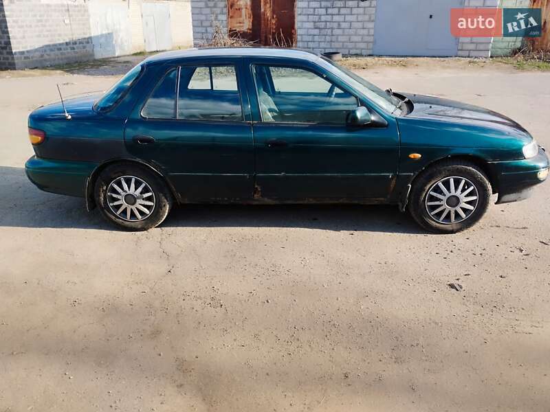 Седан Kia Sephia 1997 в Харькове