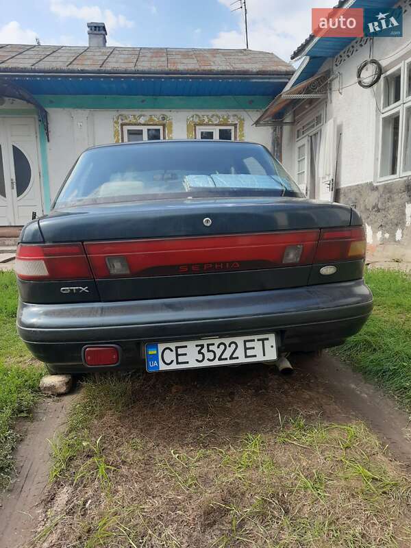 Седан Kia Sephia 1995 в Чернівцях