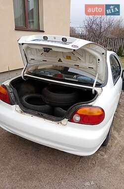 Седан Kia Sephia 2001 в 