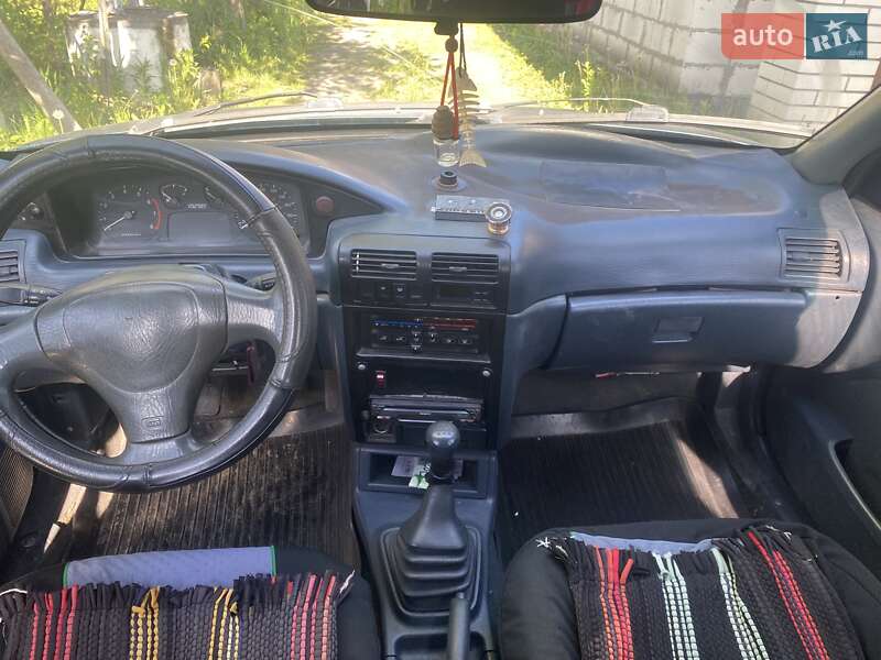 Седан Kia Sephia 1994 в Малині