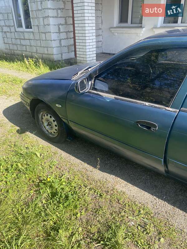 Седан Kia Sephia 1994 в Малині