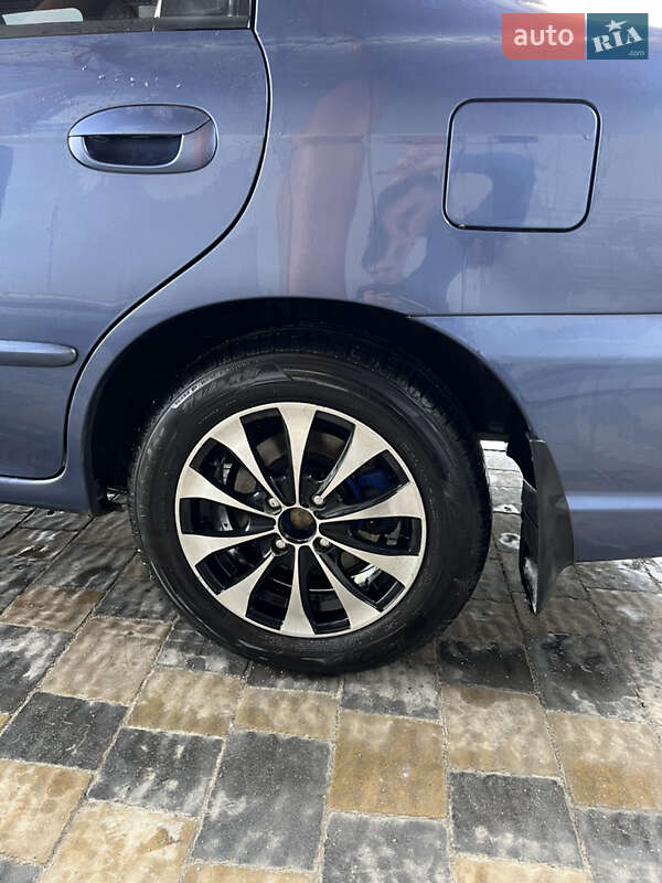 Седан Kia Sephia 2003 в Тернополі