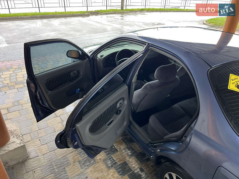 Седан Kia Sephia 2003 в Тернополі