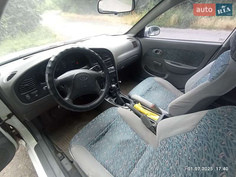 Седан Kia Sephia 2000 в Шполе