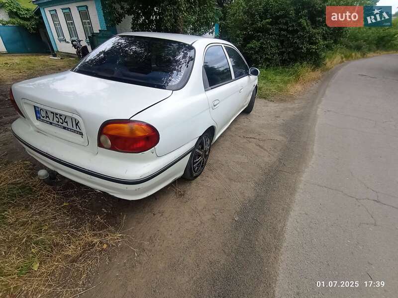 Седан Kia Sephia 2000 в Шполе