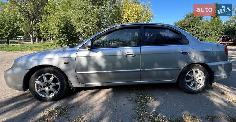 Kia Sephia 2003
