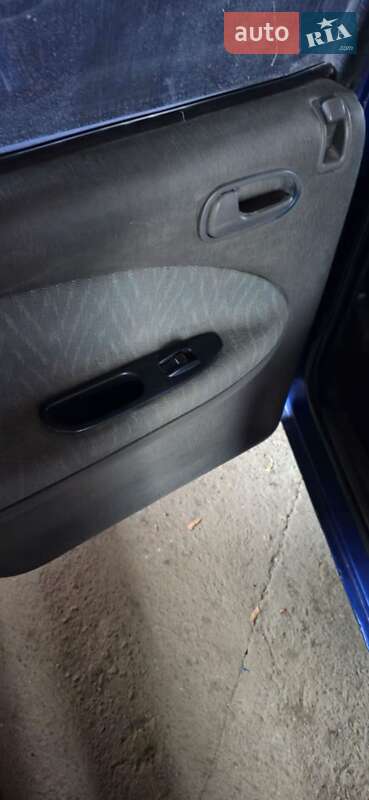 Седан Kia Sephia 1996 в Мироновке