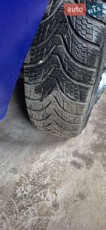 Седан Kia Sephia 1996 в Мироновке