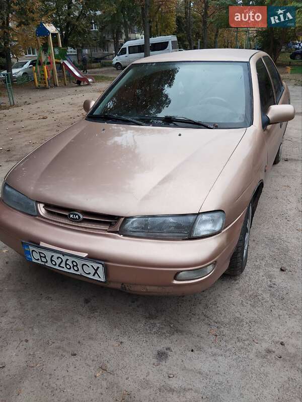 Седан Kia Sephia 1996 в Чернигове