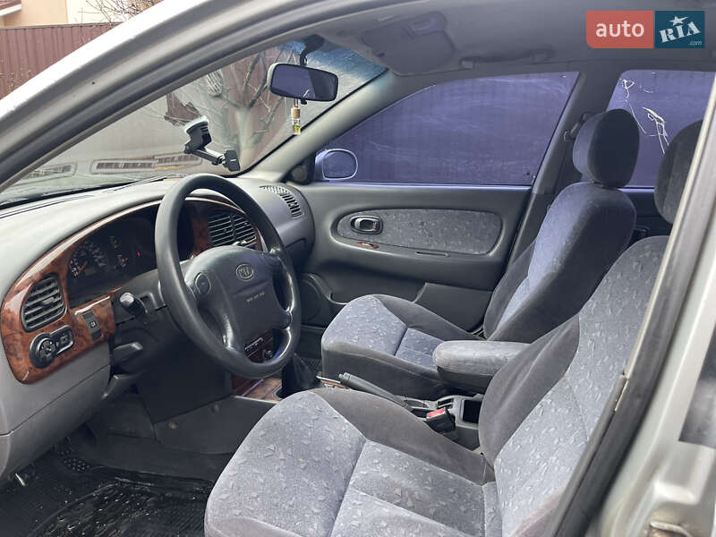 Седан Kia Sephia 2001 в Києві