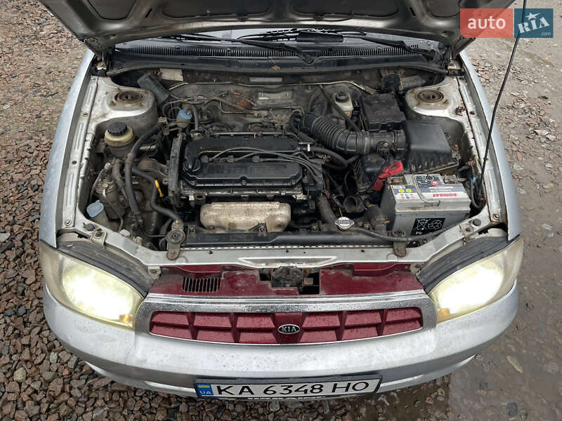 Седан Kia Sephia 2001 в Києві