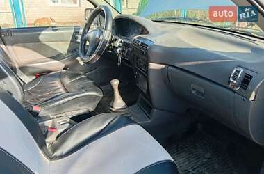 Седан Kia Sephia 1995 в Турійську