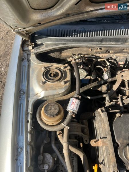 Седан Kia Sephia 2004 в Кривом Роге