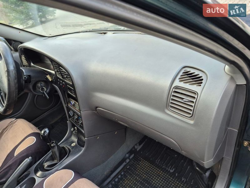 Седан Kia Sephia 2000 в Черновцах