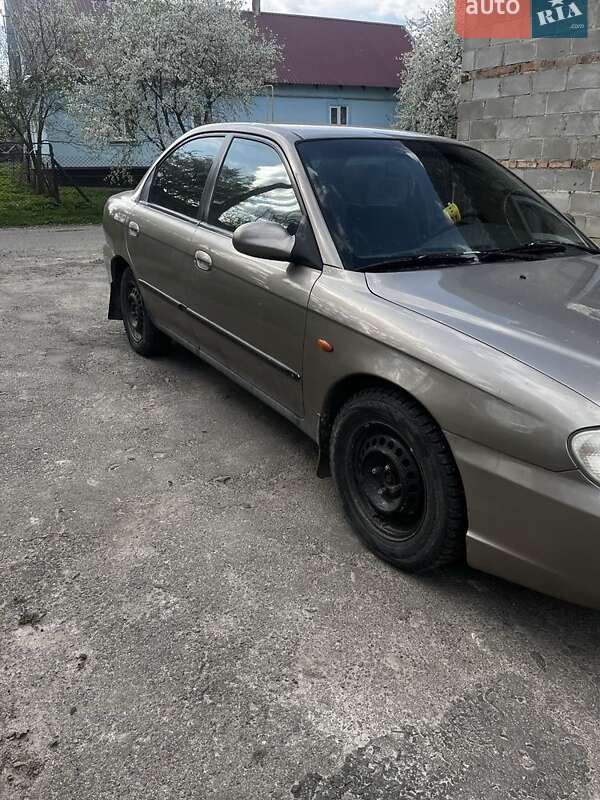 Kia Sephia 2002