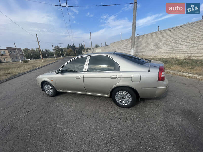 Седан Kia Shuma 1998 в Краматорську