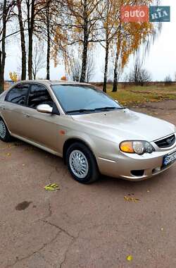 Седан Kia Shuma 2001 в Тростянці