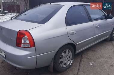 Седан Kia Shuma 2004 в Смілі