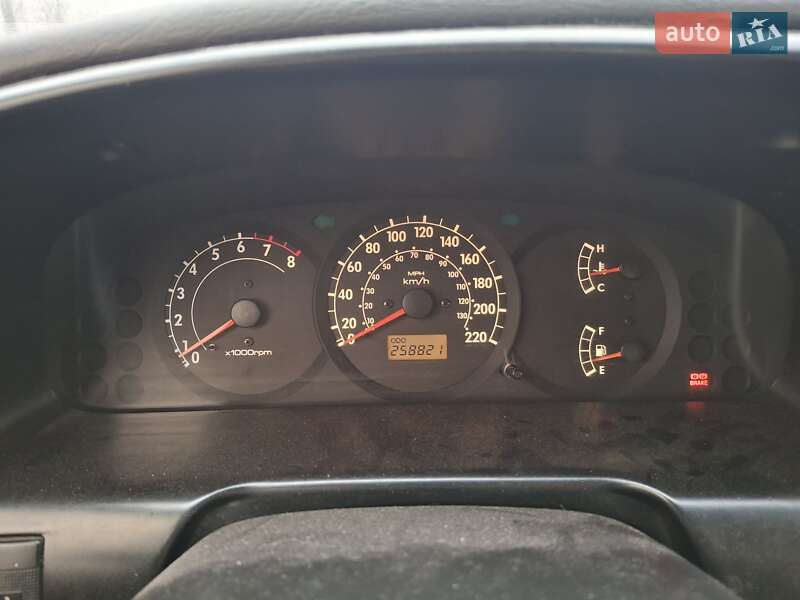 Седан Kia Shuma 2003 в Киеве