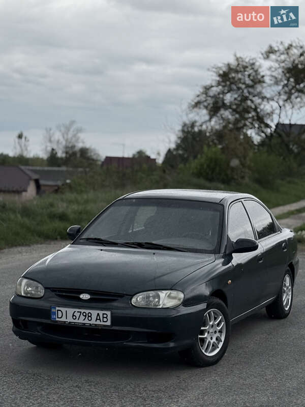 Седан Kia Shuma 2000 в 
