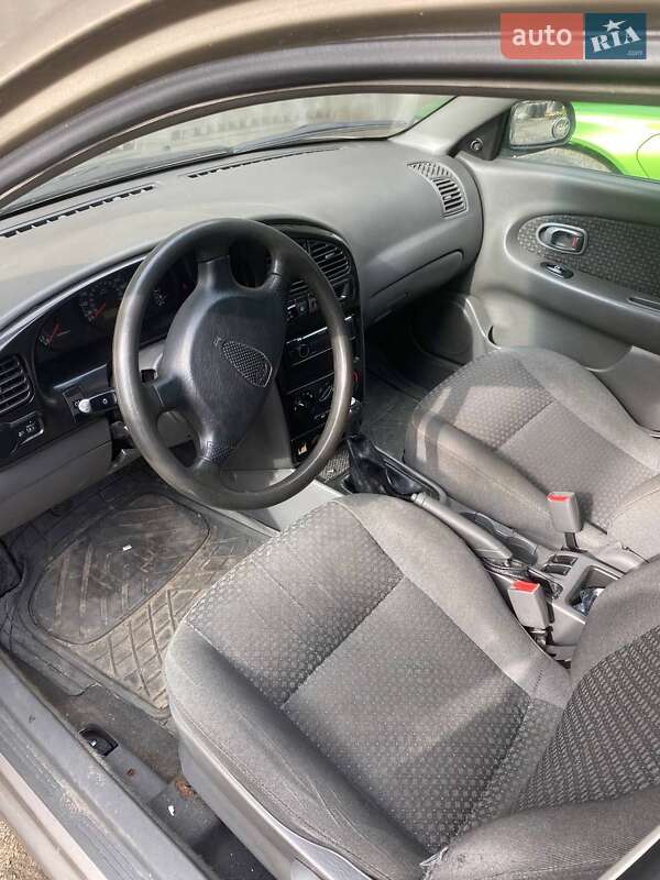 Седан Kia Shuma 2002 в Кам'янському