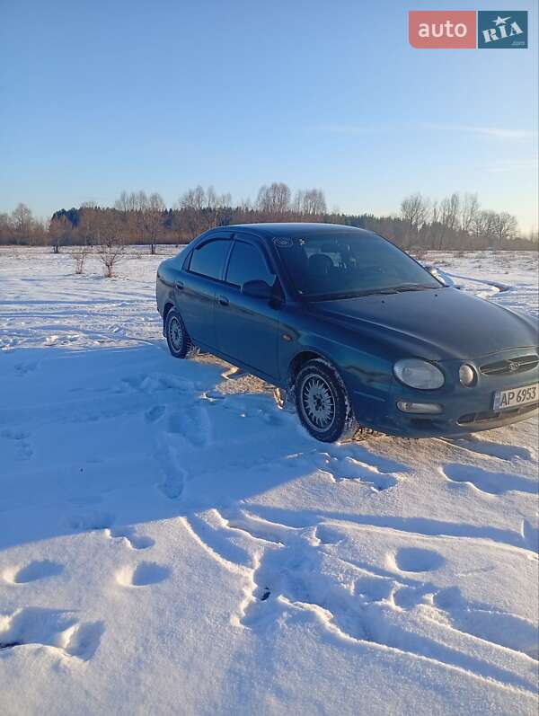 Седан Kia Shuma 2000 в Иванкове