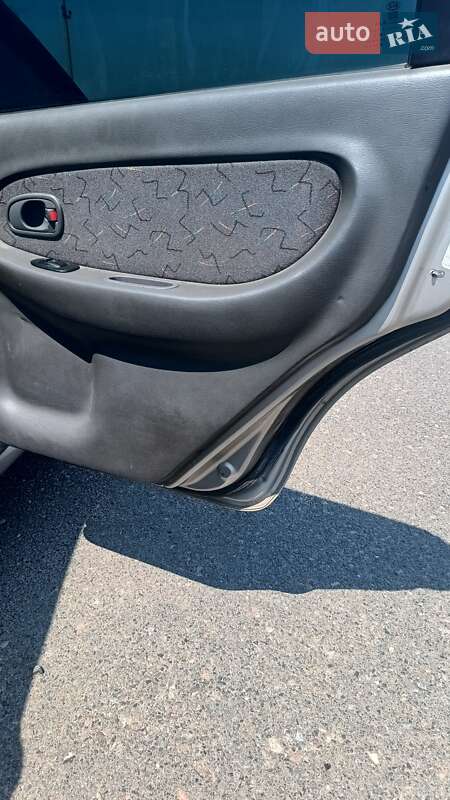 Седан Kia Shuma 2000 в Роздільній