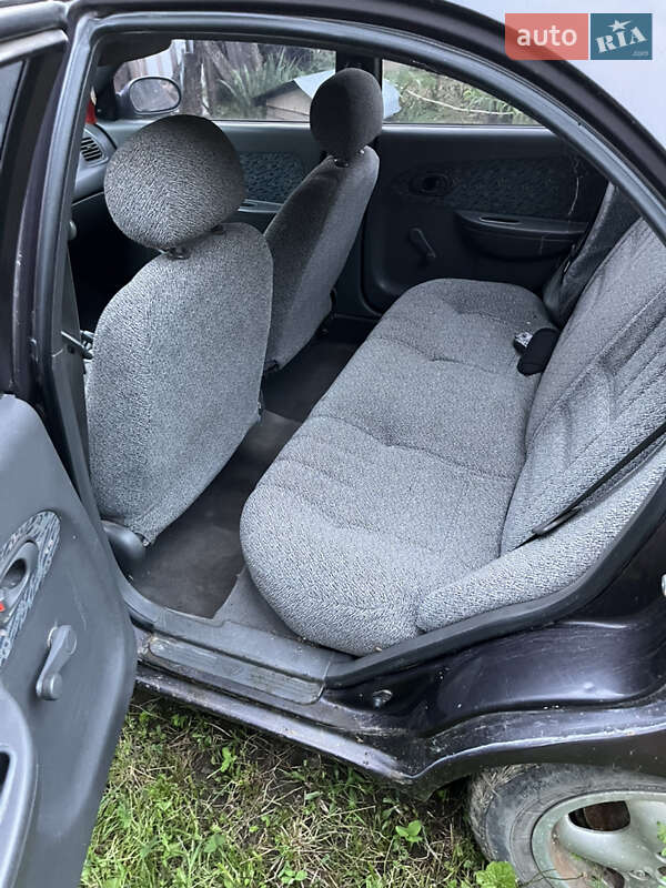 Седан Kia Shuma 1998 в Ужгороде