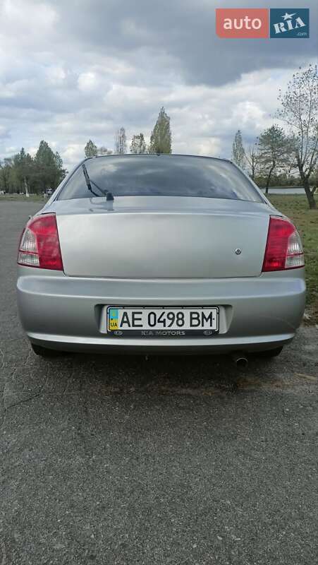 Седан Kia Shuma 2004 в Каменском
