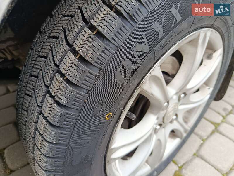 Седан Kia Shuma 2003 в Дунаївцях