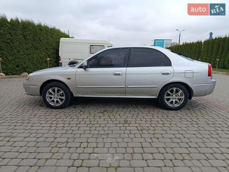Седан Kia Shuma 2003 в Дунаївцях