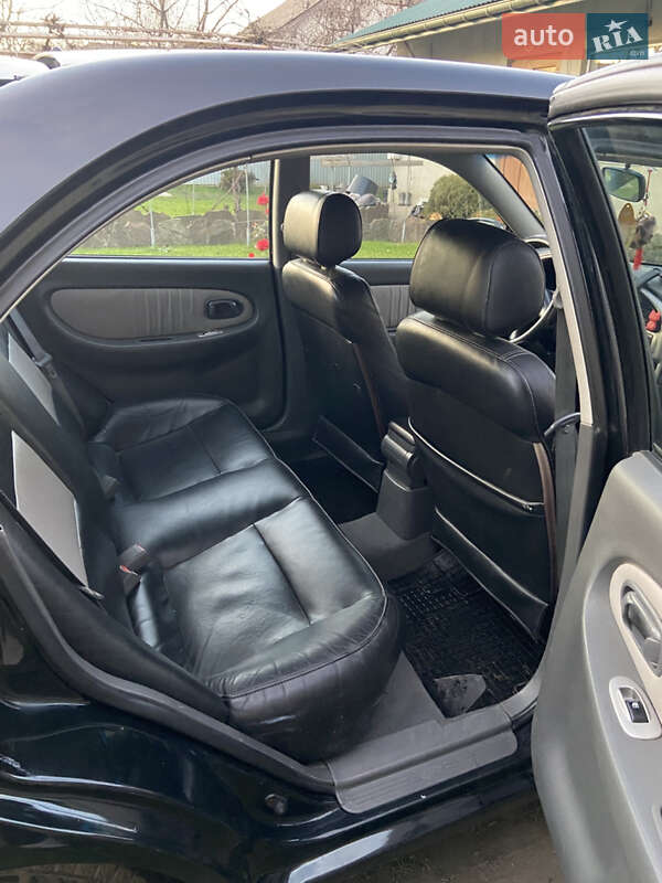 Седан Kia Shuma 2003 в Тернополе